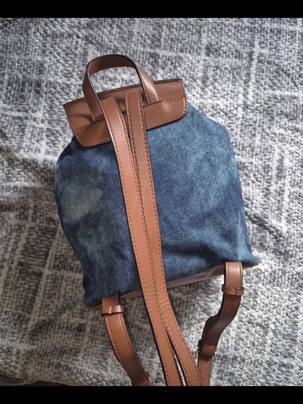 GUESS Bundle - Picture 3 of 9